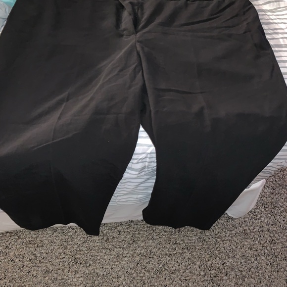 Multiple black pants - Picture 3 of 3